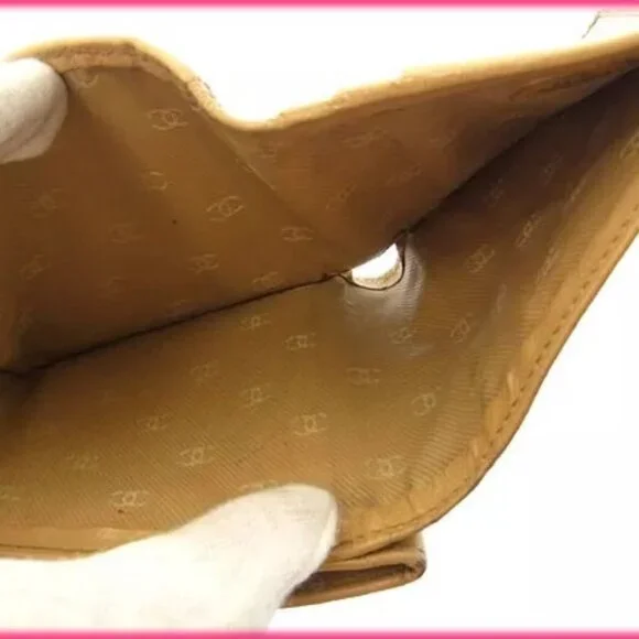 Chanel W Hook Wallet Coco Button Beige ?~ Authentic USED T14235 - Picture 6 of 7